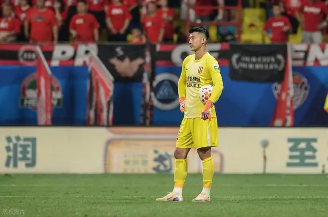 3-2，又是一场绝杀，成都蓉城有3人该换了，球迷：主帅该当机立断