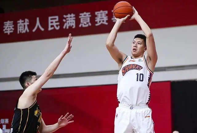 上海男篮离队第一人?33岁老将合同到期,或重返老东家