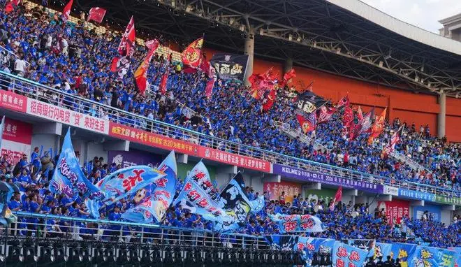 东北超鸡西主场秀:赛前盛典燃爆全城,球迷直呼“比世界杯开幕式还燃”