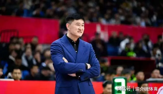 爆料杜锋有可能下课，广东队找新教练，球迷推荐杨鸣加入