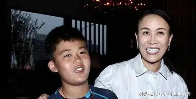 那英21岁儿子曝光：生父不养生母靠不住，靠自己成功逆袭