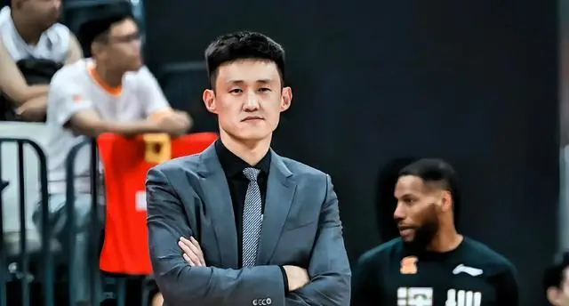 广东宏远传来3消息：徐昕拒NBA，杜锋跨界，周鹏或回家