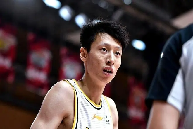CBA夏季转会窗口，没有球队敢接手的四位顶薪球员