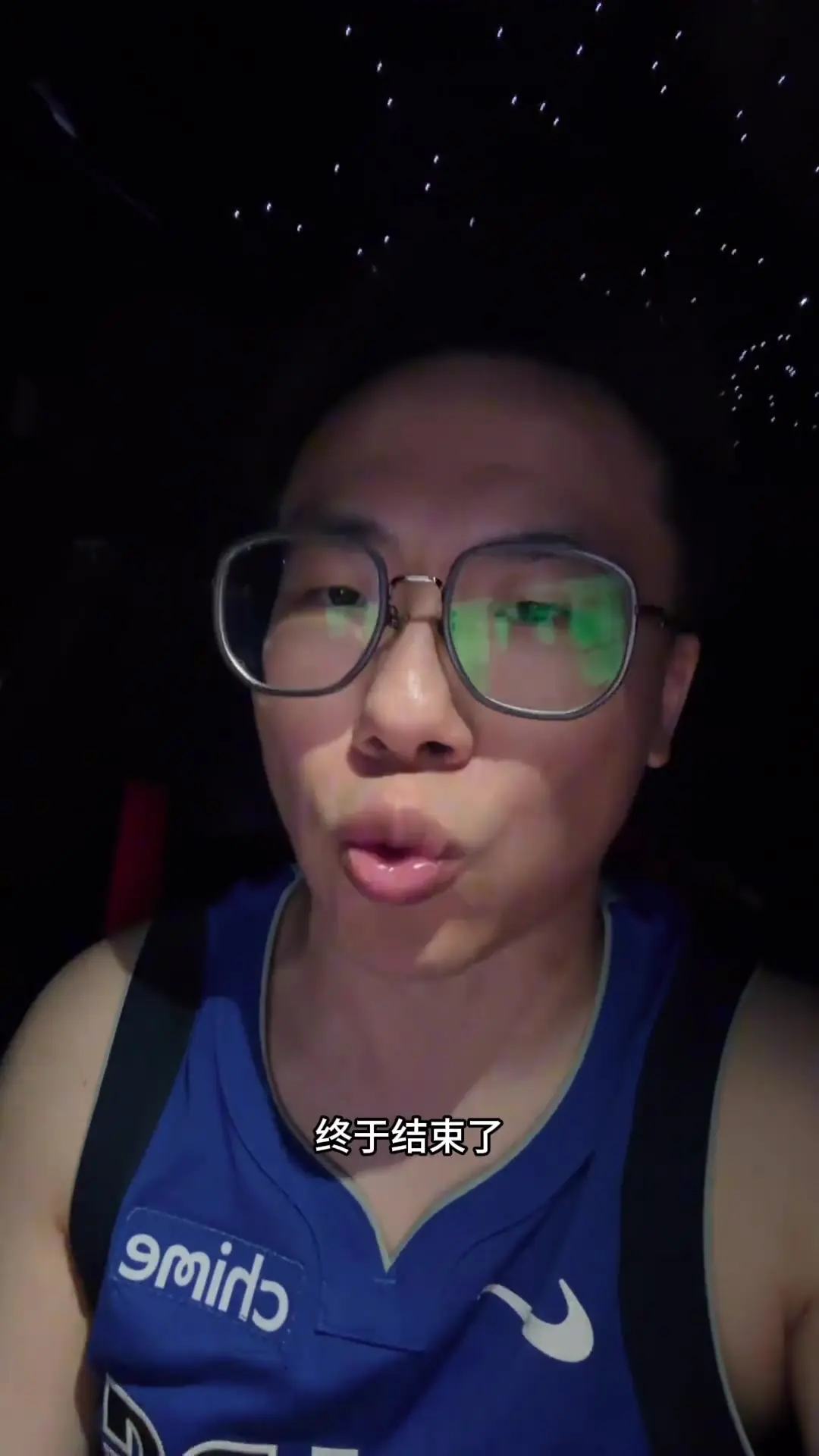 解说：达斯蒂·梅作为大学主帅主导是团队篮球 对防守非常重视