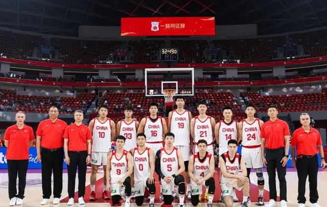 中国男篮险胜澳大利亚！王俊杰MVP，防守尖兵备受质疑，或被DNP！