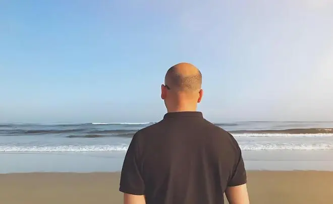 发现一个有趣的现象:不管信不信,男人过了50,基本都有以下特征