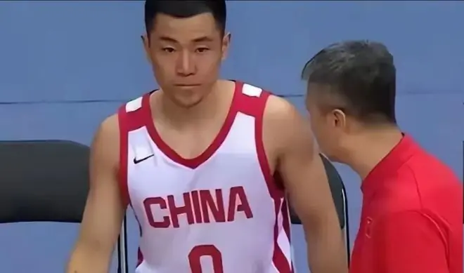 砍全队第二高分，为何仍要挨喷？球迷看出真相：他最不该进国家队