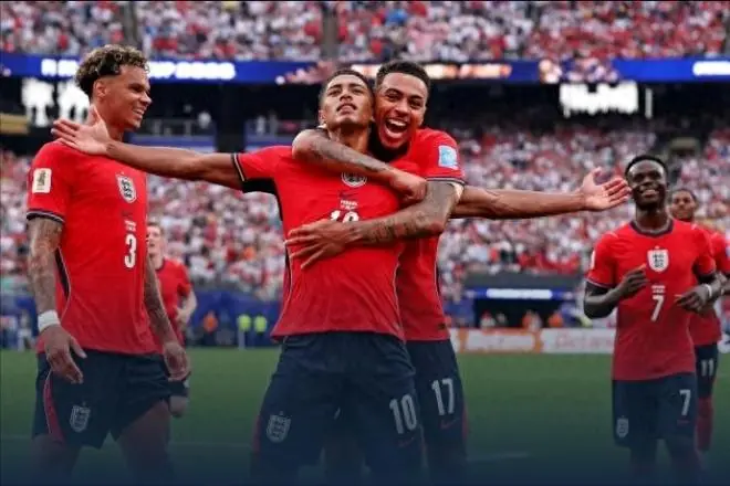 英格兰2-0巴拿马：贝林厄姆传射，凯恩加冕射手王，双翼集体迷失