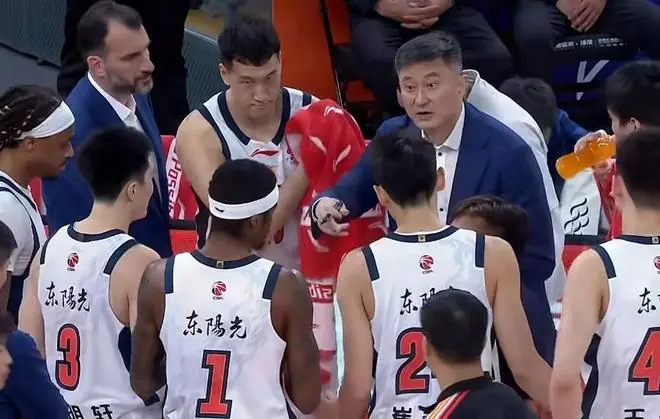曝杜锋合同7月1日到期，管理层欲选外教团队，李春江有望回归任职