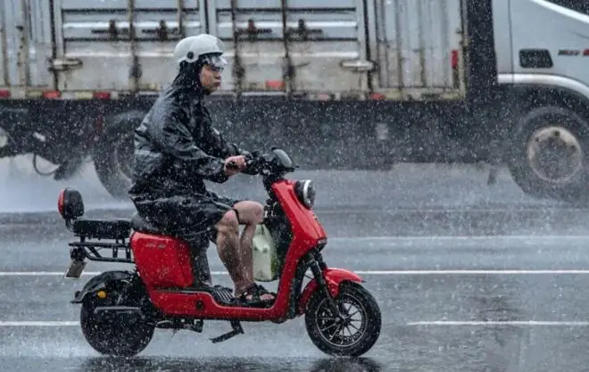 大暴雨马上到广州!还有8级大风!