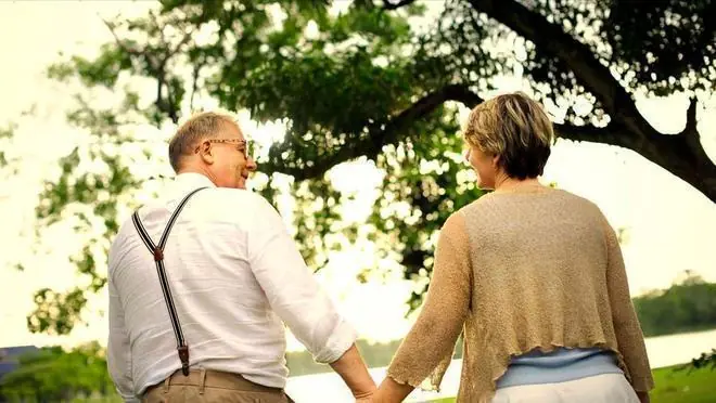 老人再婚第一次圆房是什么感受？62岁大妈说出了大实话