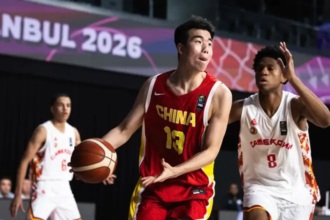 恭喜!中国男篮16岁2米03新星闪耀世少赛:新丁彦雨航轰23+6真猛