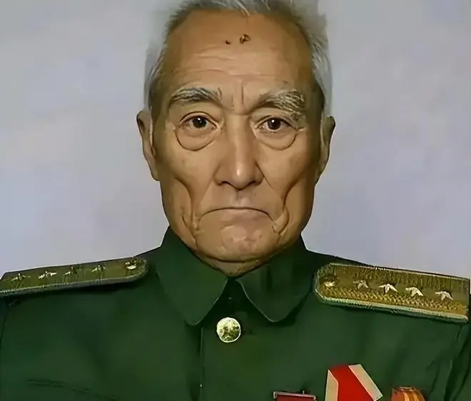 江西63岁老农为证红军身份,在最高检门口蹲守3天冒死拦军车