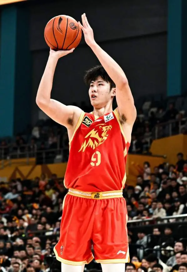 CBA最新消息!山西欲签强人,辽吉上演东北德比,新规堵挖人漏洞
