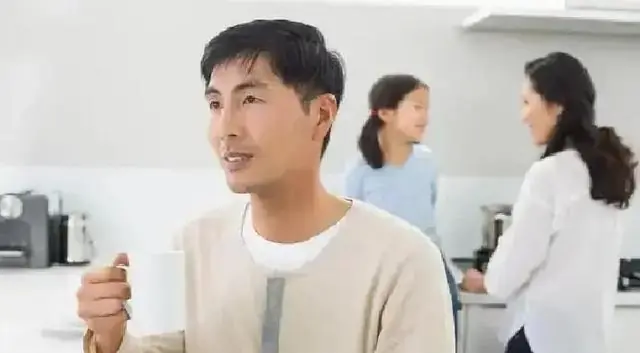 发现一个扎心现象:父母有退休金的家庭,基本都有这6个共性