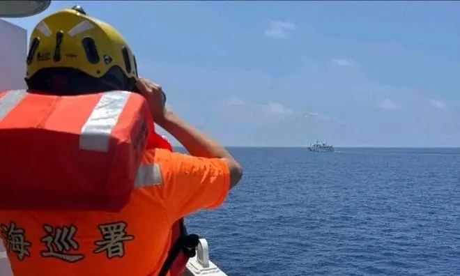 奉命撞你舰？台海巡和大陆海警东沙对峙，台中舰居然开足马力冲锋