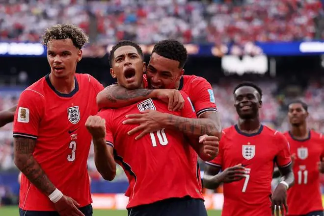 英格兰2-0巴拿马，凯恩加冕队史射手王