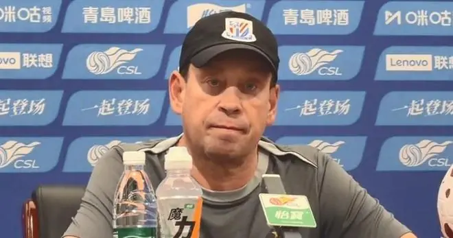 斯卢茨基:金顺凯伤势比较严重,初步诊断为肋骨骨折