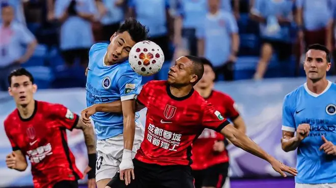 3-2险胜！韦世豪一战封神：补时绝杀，梅开二度，踢爆深圳新鹏城