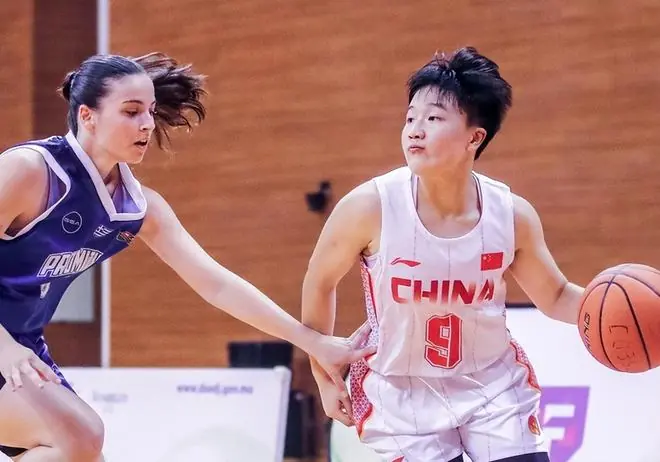轰20分4助6断！中国女篮18岁新星崛起：持球大核未来接班王思雨？