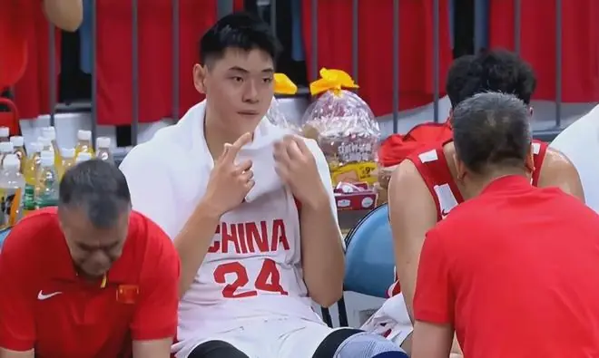 中国男篮击败澳大利亚！王俊杰，依然是高级货