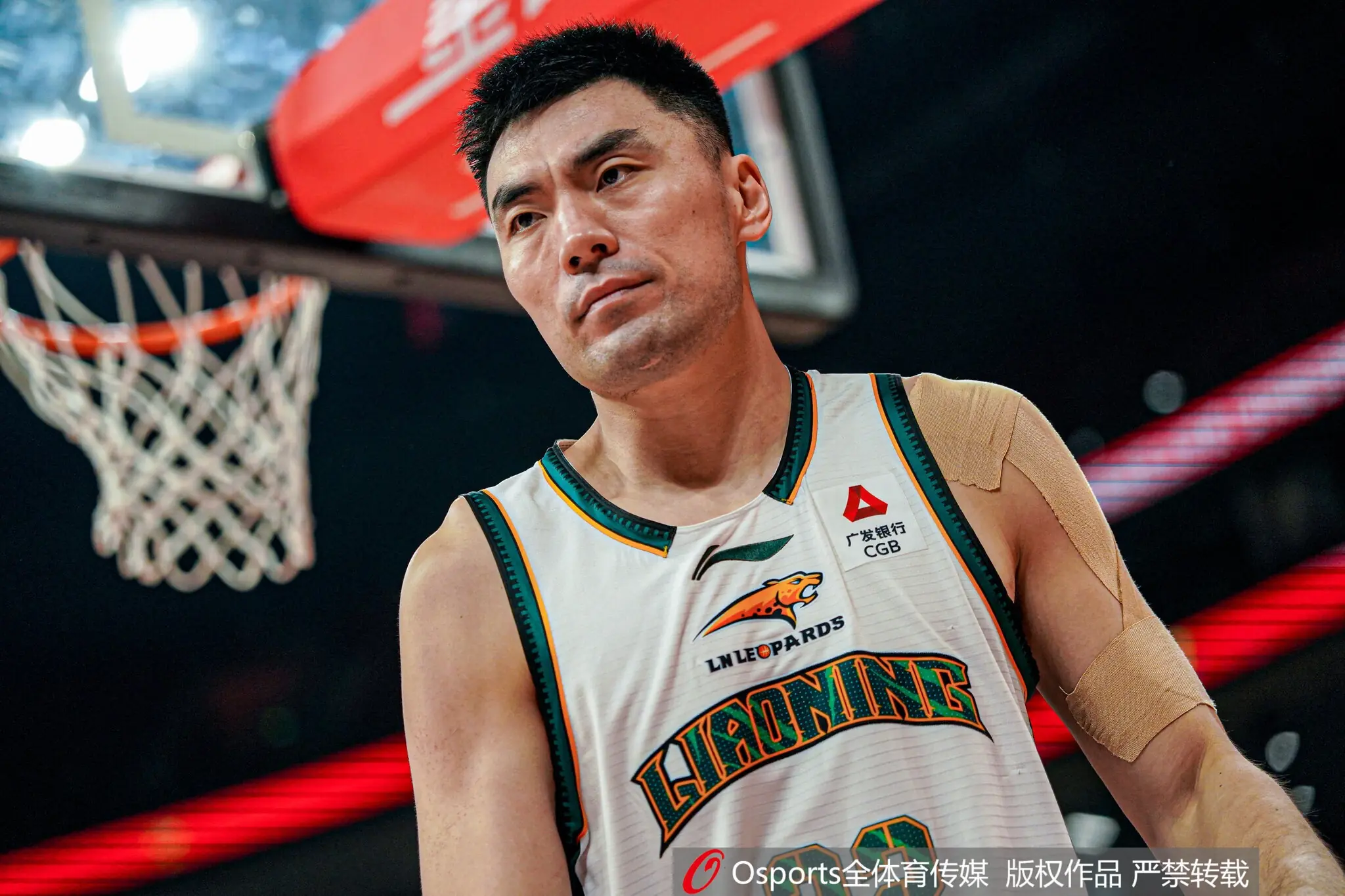 郭艾伦：李晓旭在场上的拼劲值得大部分球员学习 他是真正的热爱