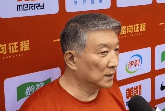 宫鲁鸣谈中国女篮！张子宇量大了不行，联系海外球员，需保护篮板