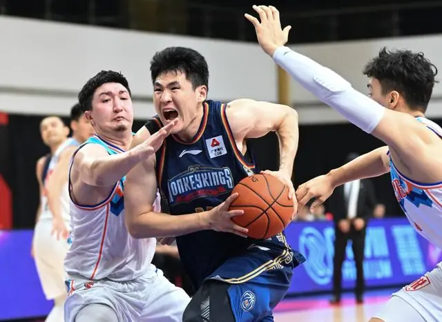 正式确定!CBA明星内线离队,拒绝顶薪合同