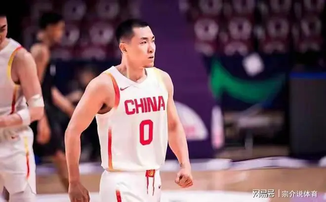 脸都不要了，中国男篮输日本，三人必须淘汰，赵睿徐杰要强势回归