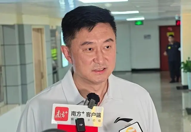 杜锋、杨力维空降粤BA现场，名宿盛赞中山主场氛围“超乎想象”