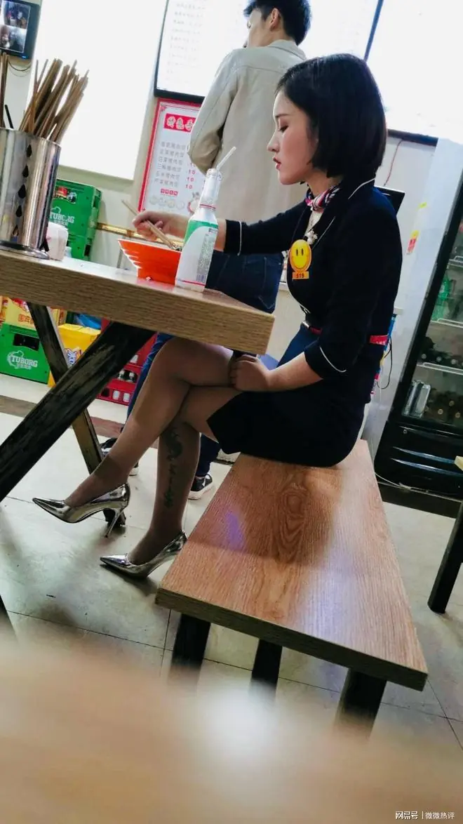 现在大街上的超短裙不见了