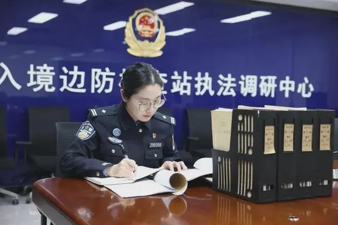 盐城作废一批居留许可，这群反向润中国的人，终于踢到铁板了！