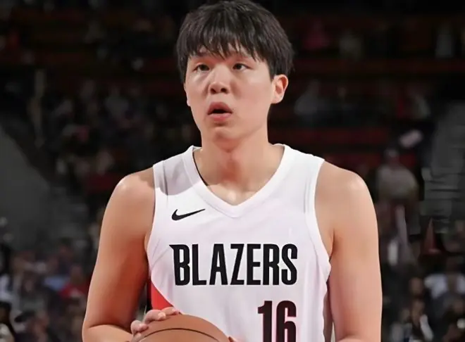 杨瀚森抵达赌城：结束世预赛火线归队 将成开拓者夏联核心出战
