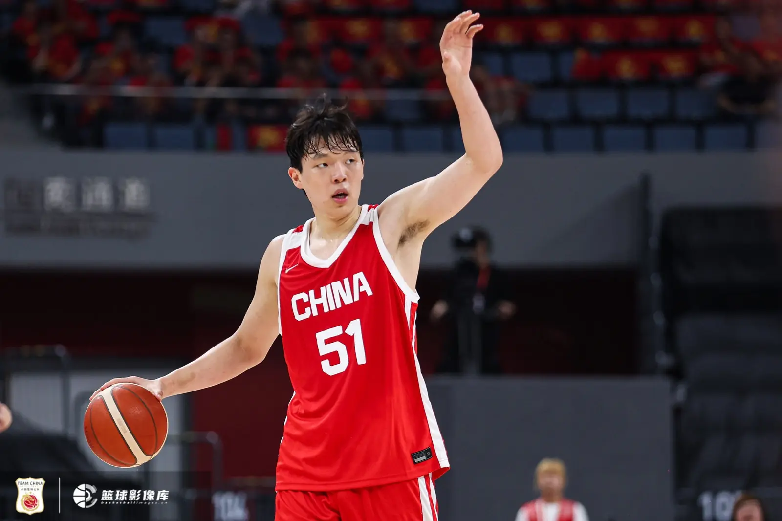 济南时报：中国男篮明晚主场对阵日本 要想赢球必须发挥内线优势