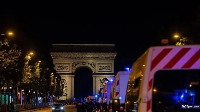 外媒：一名17岁少女在法国为庆祝战胜摩洛哥的活动中身亡