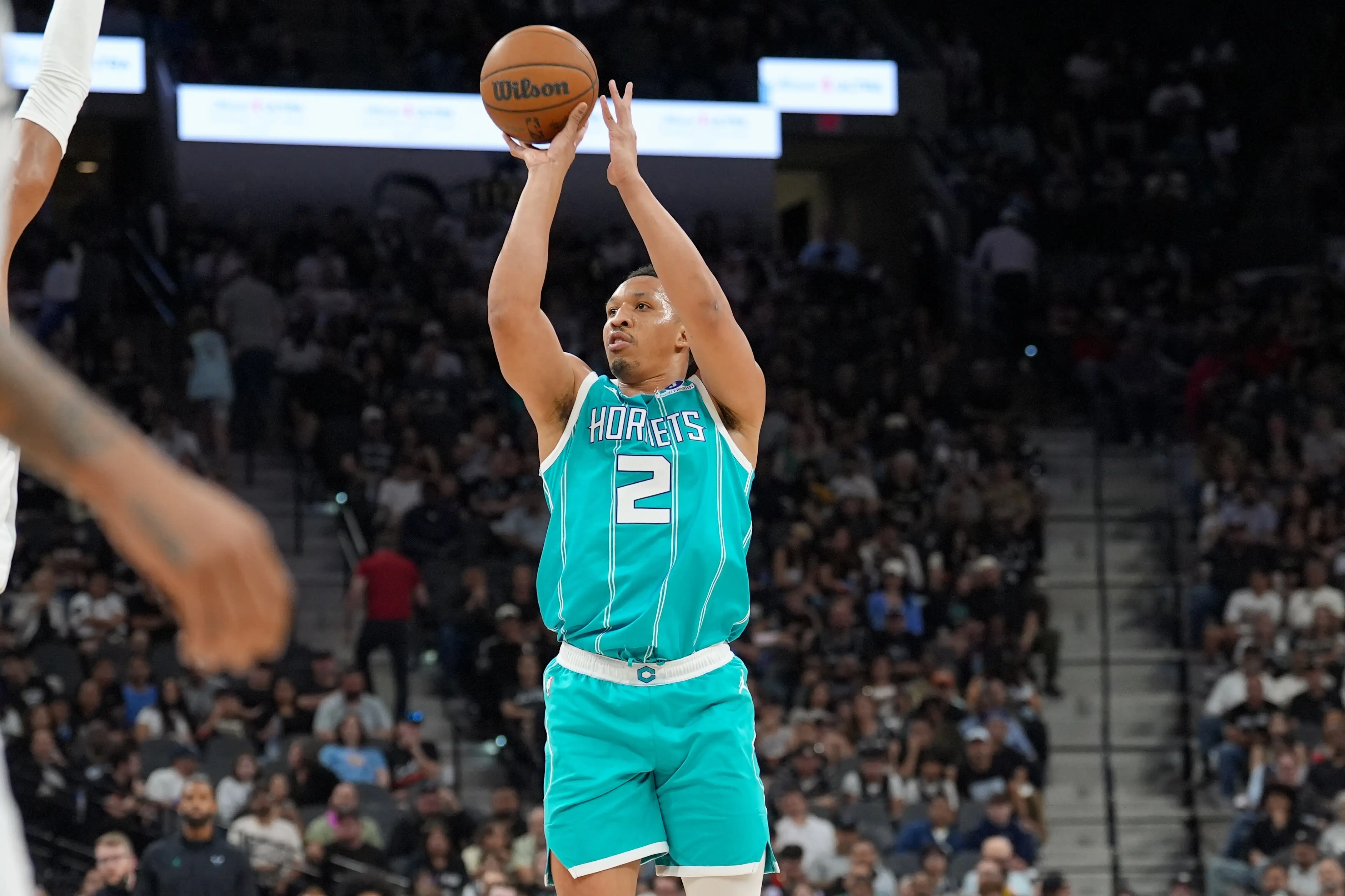 格威：在NBA阵容变化很常见 我们失去了三球&小乔 但也迎来新人
