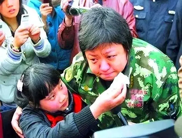 麻烦大了！24小时韩红再遭重挫，惊动机构，被圈内人暗示名誉难保
