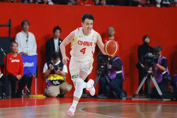媒体人:防不住霍金森是能预判的 但后卫差距明显另一输球原因