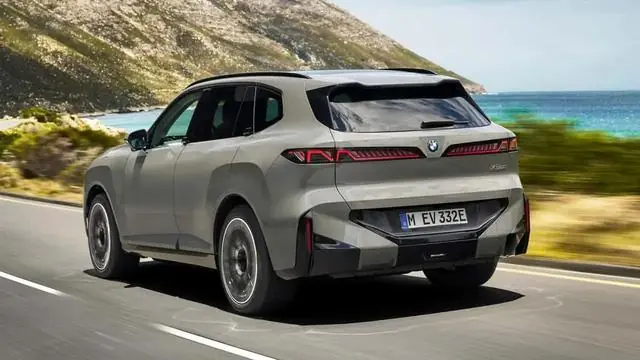 宝马回应新一代 X5 为何砍掉“天地门”:用户使用起来可能会吃力