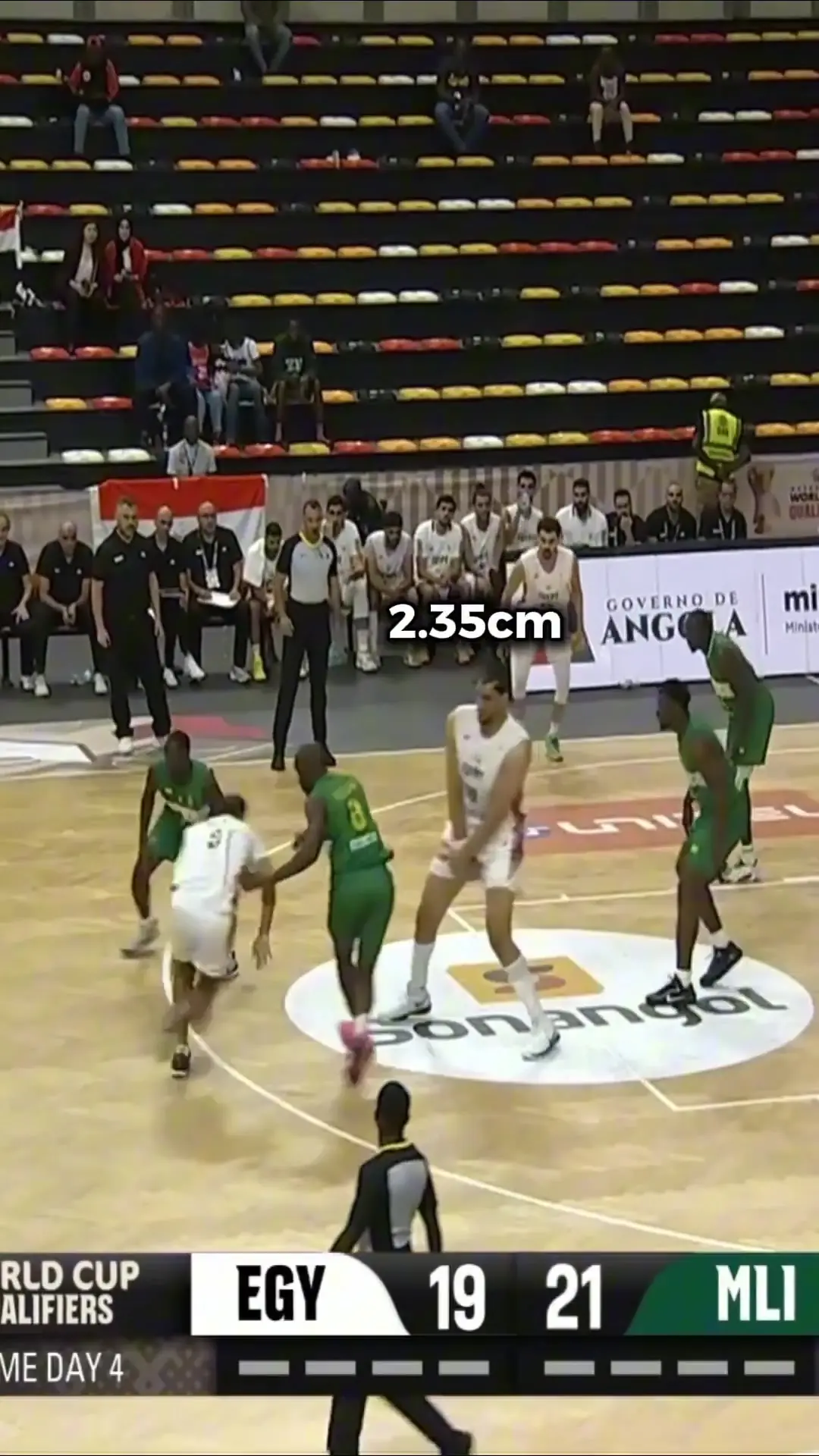 现役最高!埃及2米36巨人中锋现身世预赛 NBA历史最高球员2米31