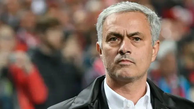 巴萨重磅补强！皇马右路噩梦来了，伯纳乌王牌这下彻底慌了