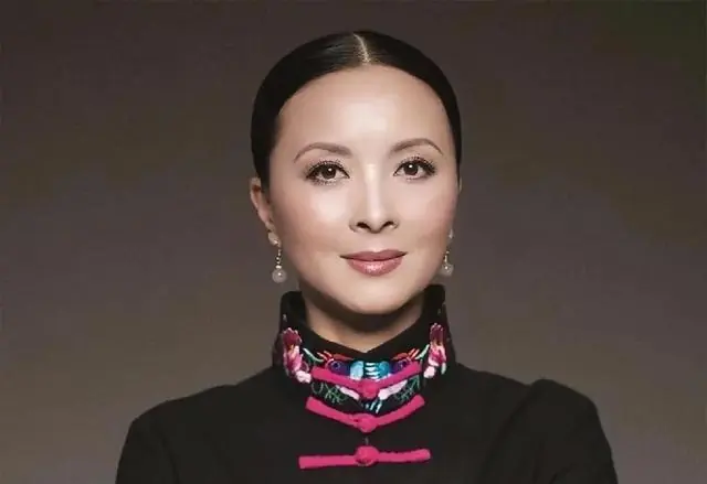回国五天后安详离世,生前花20万美元建学校,临终包机返回中国