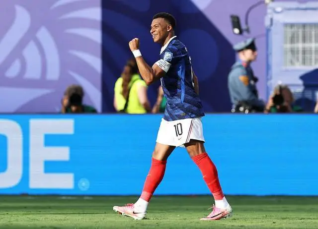 随着一场3-0，世界杯第6支16强球队出炉：法国胜瑞典，姆巴佩双响