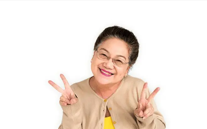 69岁大妈雇佣45岁男保姆,大妈:说啥也不让他伺候了,太窝火