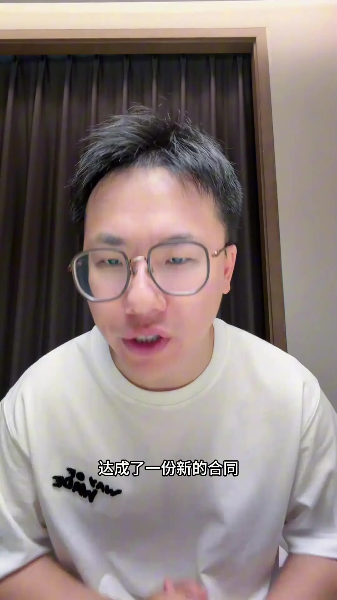 解说:很多情况卢尼是湖人的第三中锋 第一凯是斯勒 第二是马穆