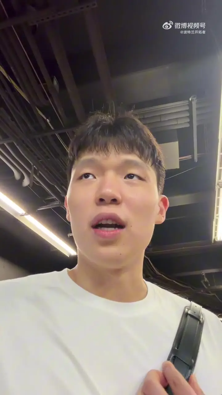 砍18+10+5!杨瀚森:今天打得还可以 非常感谢大家的支持
