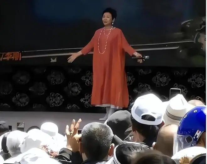 董文华:我这辈子最正确的决定,就是嫁给了一个平凡普通的丈夫