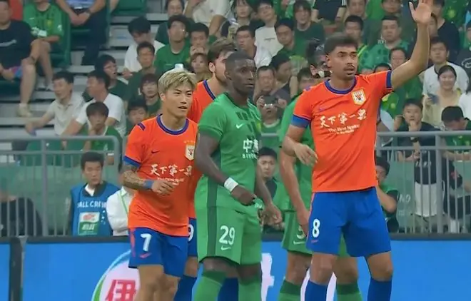 射门38-3！中超强强对决：争议红牌改变局面 老牌劲旅2-0迎3连胜