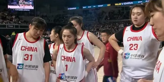 46-42!中国女篮半场落后澳大利亚4分!张子宇17分,王思雨5分