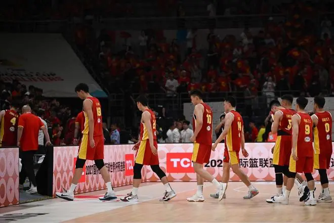 现场|易碎品中国男篮,需要一次破而后立
